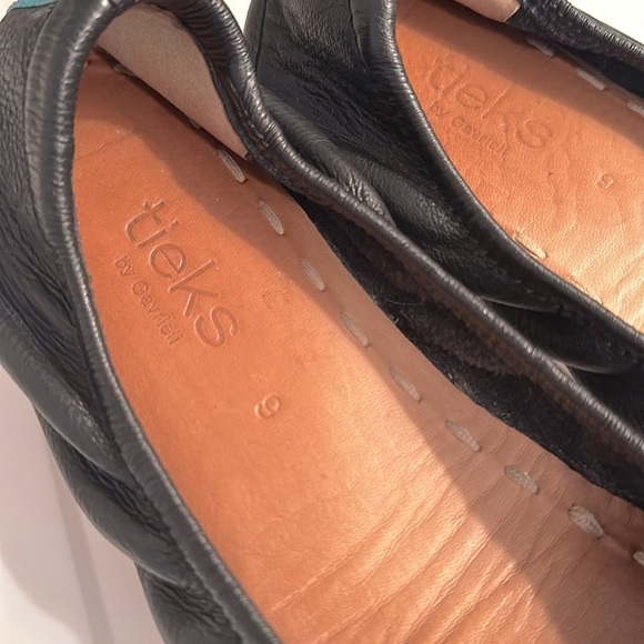 Tieks Matte black leather flats Women’s size 9 EUC - Picture 2 of 12